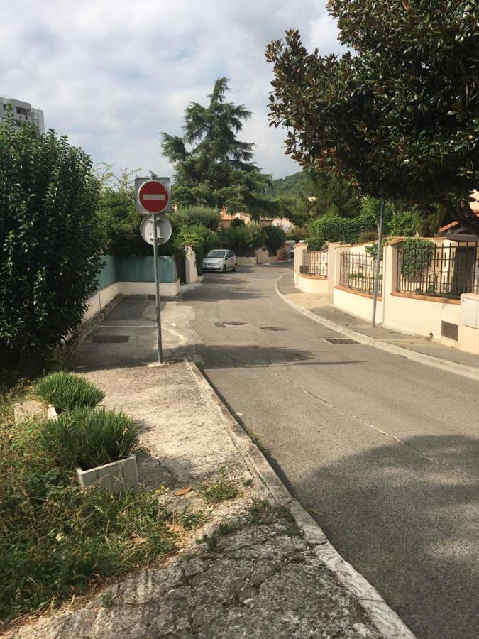 Homestay 10mn Cannes Independante Etage D'une Maison Avec Piscine Le Cannet